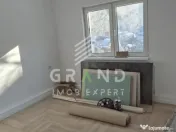 3 camere ultrafinisat/Balcon închis/Beci/Centrală proprie/ 