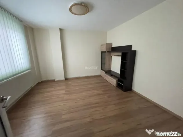 Apartament 3 camere, decomandat, zona Pacurari- Piata Pacura