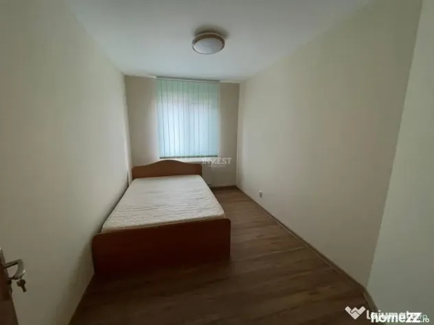 Apartament 3 camere, decomandat, zona Pacurari- Piata Pacura