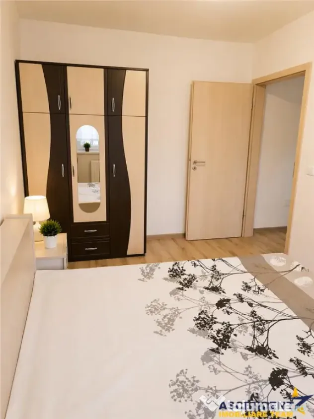 Apartament 2 camere, decomandat, etaj1, mobilat, utilat, par