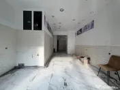 Metrou Universitate sp 37 mp trafic intens pietonal vizib... 