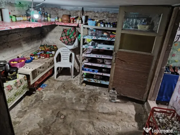 Casă cu potențial, excelent, lângă Medicină și Spitalu