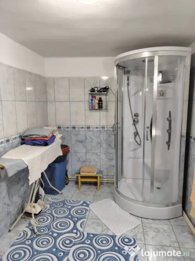 Casă cu potențial, excelent, lângă Medicină și Spitalu