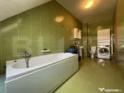 Apartament cu 3 camere, 68 mp, parcare, zona Porii 