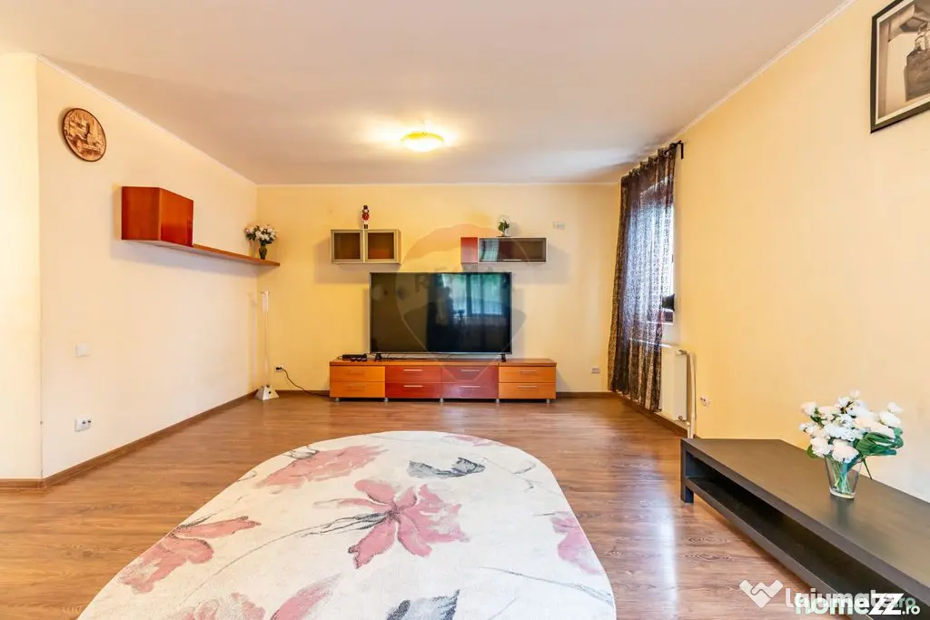 Casă / Vilă tip duplex cu 4 camere de vânzare în Drag...