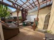 Apartament ultracentral, cu o cameră si curte comună. 