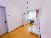 Apartament cu 3 camere de vanzare Victor Babeș etaj 1 