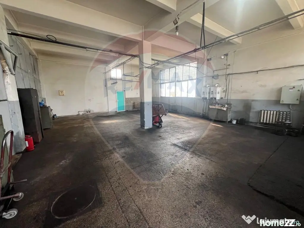 Spațiu industrial de 300mp de vânzare în zona Nord-Vest - Focsani (Vrancea)