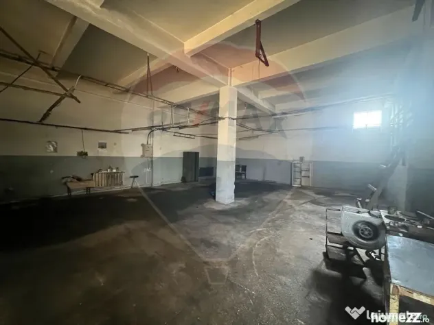 Spațiu industrial de 300mp de vânzare în zona Nord-Vest - Focsani (Vrancea)