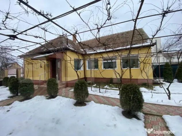 Teren 1850 mp 2 fronturi stradale de 19mp Moșnița Veche