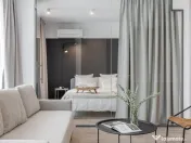 Perete de compartimentare din sticlă cu ușă din sticlă 