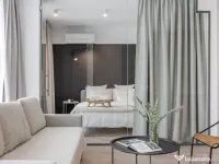 Perete de compartimentare din sticlă cu ușă din sticlă 