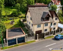 Vila cu potential,2 garaje,teren 1.080 mp,strada Marasesti,