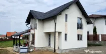 Casă individuală modernă de vânzare în Corunca
