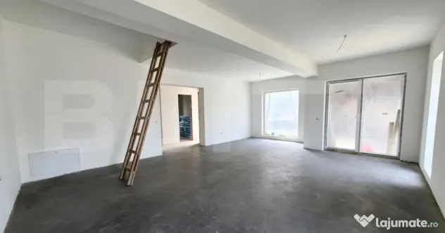 Casă individuală modernă de vânzare în Corunca