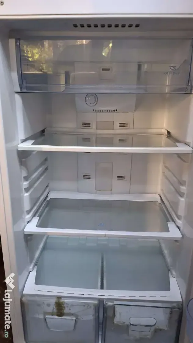 Frigider INDESIT in functiune