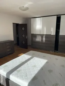 Inchiriez apartament 3 camere str. Islazului