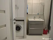 Apartament 3 camere la casa ,ultracentral, 550 E neg. Com...