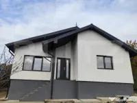 Casă parter cu panoramă deosebită, acces excelent și toa 