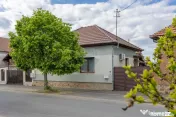Casă cu 5 camere de vânzare - Aradul Nou