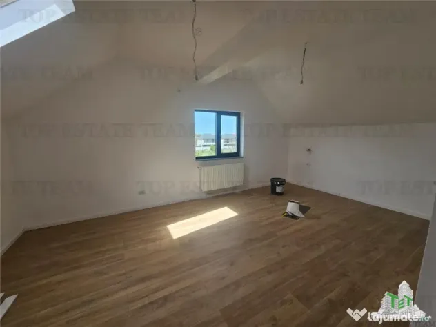 Vila 5 camere cu garaj in Prelungirea Ghencea-Bragadiru