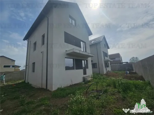 Vila 5 camere cu garaj in Prelungirea Ghencea-Bragadiru