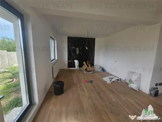 Vila 5 camere cu garaj in Prelungirea Ghencea-Bragadiru