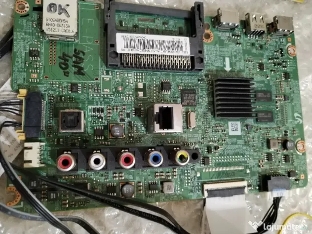 Dezmembrez samsung ue40j5200