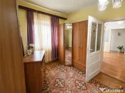 Casa cu spatiu comercial, 1.000mp teren anexe, areal Central 