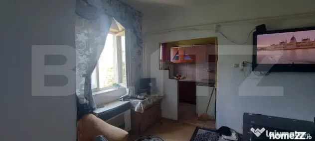 Apartament semidecomandat, 32 mp, zona Closca