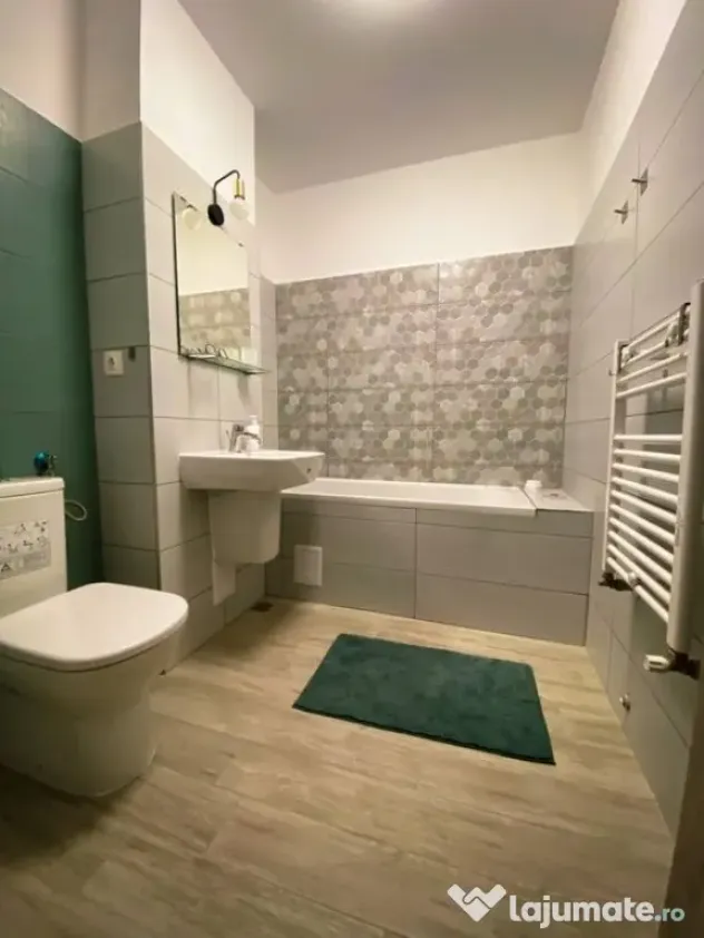 Apartament 3 camere zona Coresi ,parcare,2 gr,164900 Euro