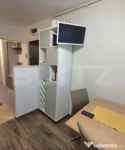 Apartament 3 camere, decomandat, balcon, parcare, zona Calva 