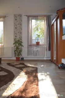 Azuga-Apartament cu trei camere in vila