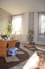 Azuga-Apartament cu trei camere in vila 