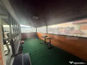 Se vinde complex comercial cu terasă + spații de cazare la 