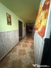 Se vinde complex comercial cu terasă + spații de cazare la 