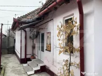 Vand casa in Oradea, intr-o zona linistita, aproape de centr