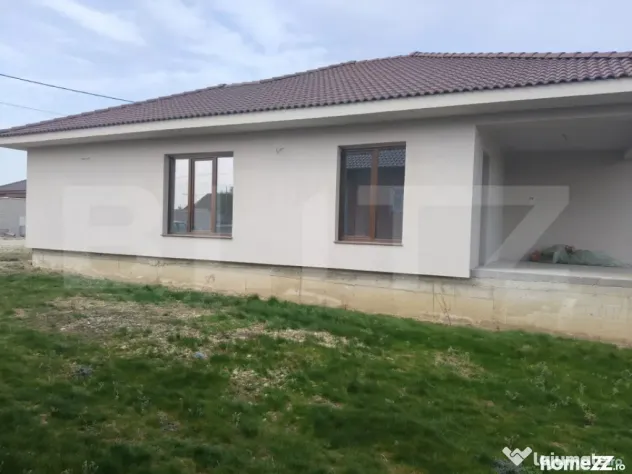 De vanzare casa Santandrei pe un singur nivel intr-o zona li