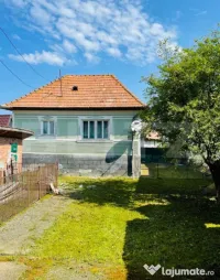 Casa cu 2 camere, 141 mp, 690 mp teren, Petrestii de Mijloc 