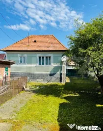 Casa cu 2 camere, 141 mp, 690 mp teren, Petrestii de Mijloc