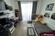 Apartament cu 3 camere, parcare, gradina, zona Porii 
