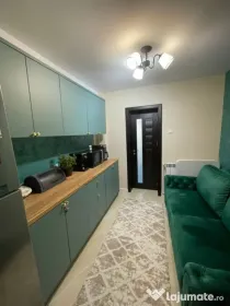 Apartament lux , mobilat ,3 camere, 70 mp utili, zona scoala