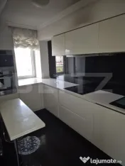 Apartament 4 camere, 135 mp, 2 bai, terasa, parcare, Complex 