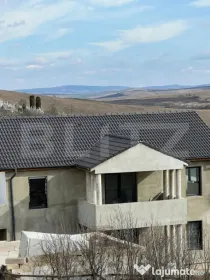 Casă cu 4 camere cu panoramă în centrul Dezmirului!