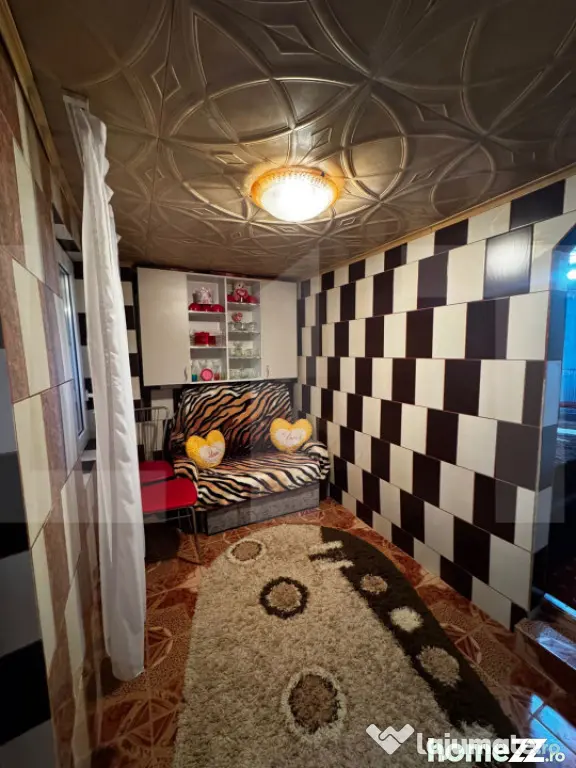 Două Case pe Același Teren în Cucorăni – Proprietate U