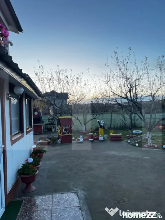 Două Case pe Același Teren în Cucorăni – Proprietate U