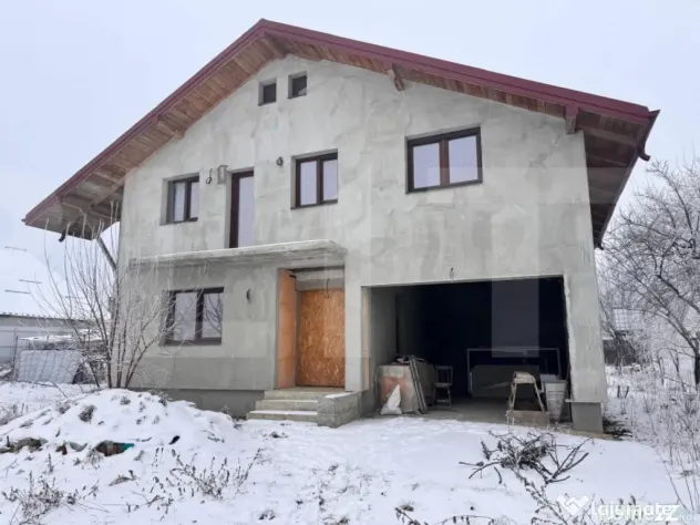 Casă la gri cu teren 1000mp cu priveliște superbă - Iazul
