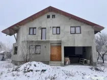 Casă la gri cu teren 1000mp cu priveliște superbă - Iazul
