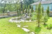 Pensiune 13 camere,750 mp, 2000 mp de teren, lac, Varatec 