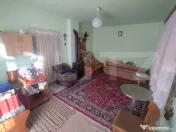 Casa 2 camere 70mp,+teren intravilan 1646 mp,zona Comunei Si 